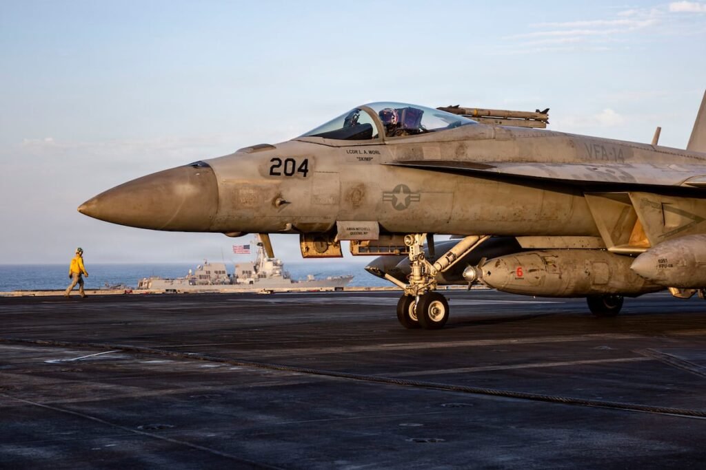 Navy offering up to $150,000 retention bonuses for select aviation billets