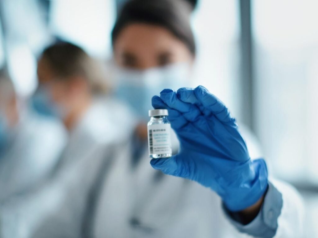 Realising the 100 Days Mission: Accelerating Defence and Health Capabilities for Medical Countermeasures Readiness Realising the 100 Days Mission: Accelerating Defence and Health Capabilities for Medical Countermeasures Readiness