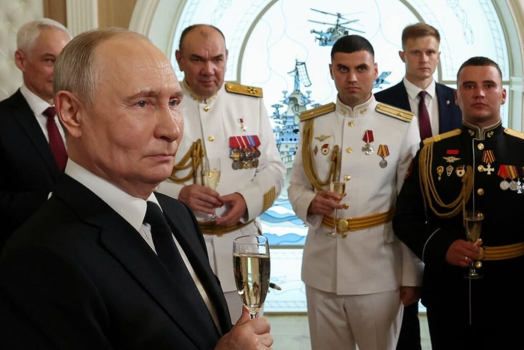Russia is running out of cash due to its war in Ukraine: report Russia is running out of cash due to its war in Ukraine: report