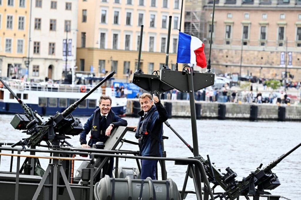 Sweden signs French warship order to boost defense Sweden signs French warship order to boost defense