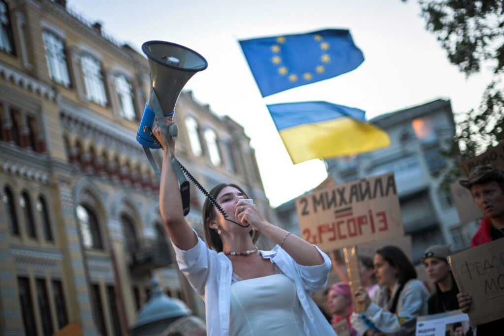 Ukraine is also fighting for its future in the EU. With the right help and reforms, it can win. Ukraine is also fighting for its future in the EU. With the right help and reforms, it can win.