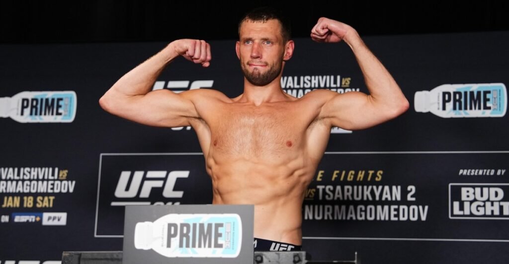 ‘What the f*ck are we doing?’: Reinier de Ridder says something has to be done about extreme weight cutting in MMA ‘What the f*ck are we doing?’: Reinier de Ridder says something has to be done about extreme weight cutting in MMA