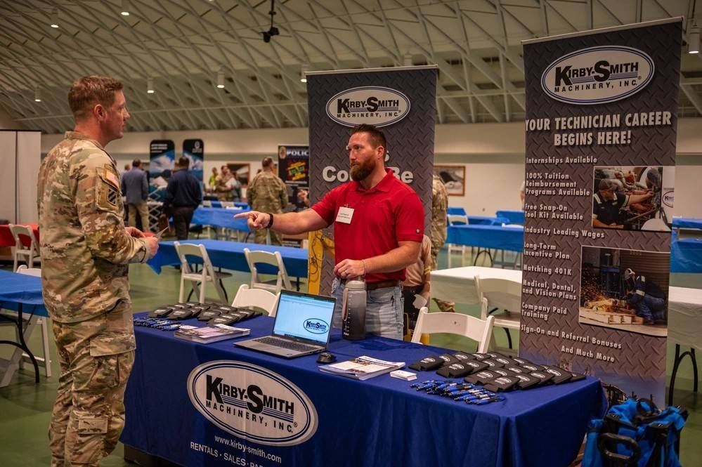 3 Job Search Strategies for Veterans Looking for Civilian Work 3 Job Search Strategies for Veterans Looking for Civilian Work