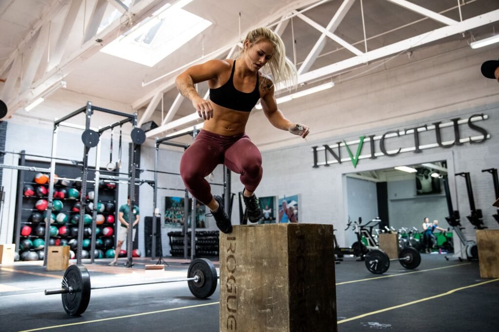 BUILTSIMPLE Explains Why Circuit Training Could Be a Better Cardio Choice for Fat Loss dani speegle does box jump over
