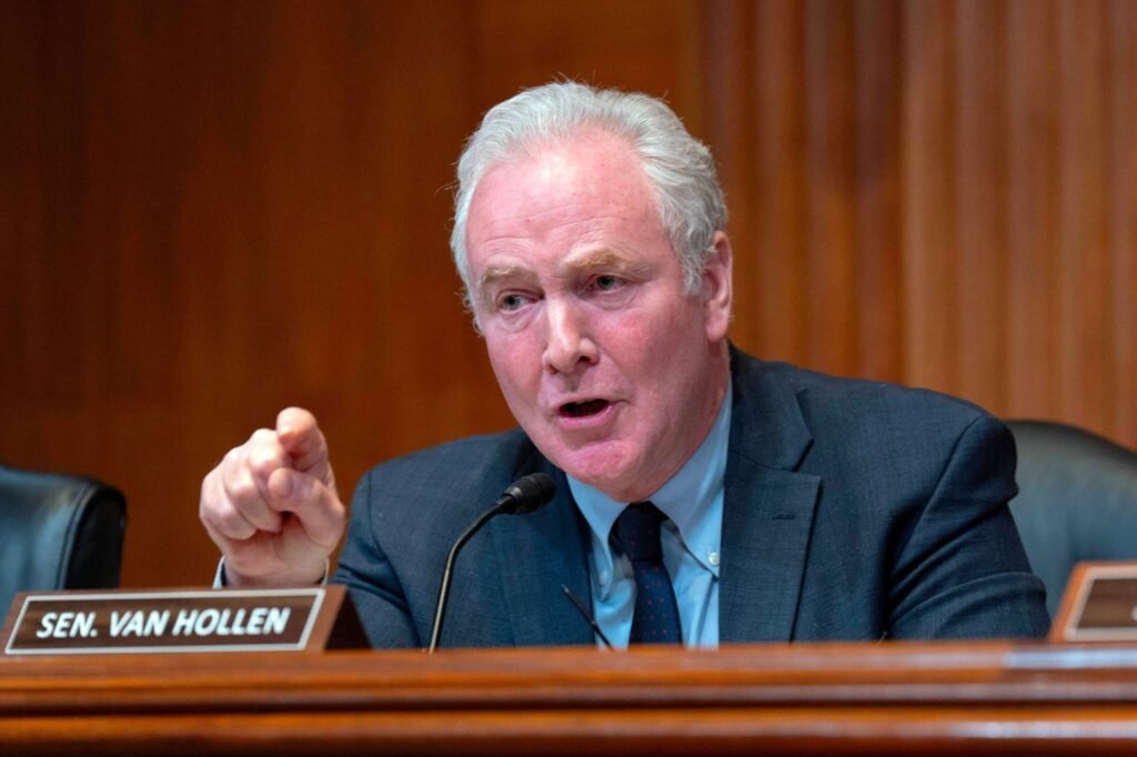 Democrats planning last-ditch attempt at a federal pay raise in 2027 Democrats planning last-ditch attempt at a federal pay raise in 2027