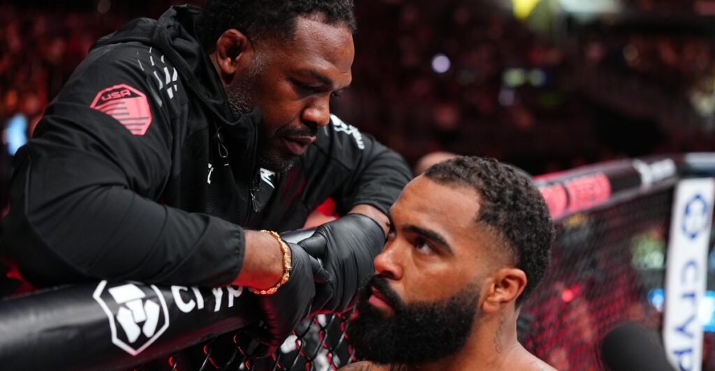 UFC 331 video: Jon Jones left stunned cageside watching protege Gable Steveson knocked out cold UFC 331 video: Jon Jones left stunned cageside watching protege Gable Steveson knocked out cold