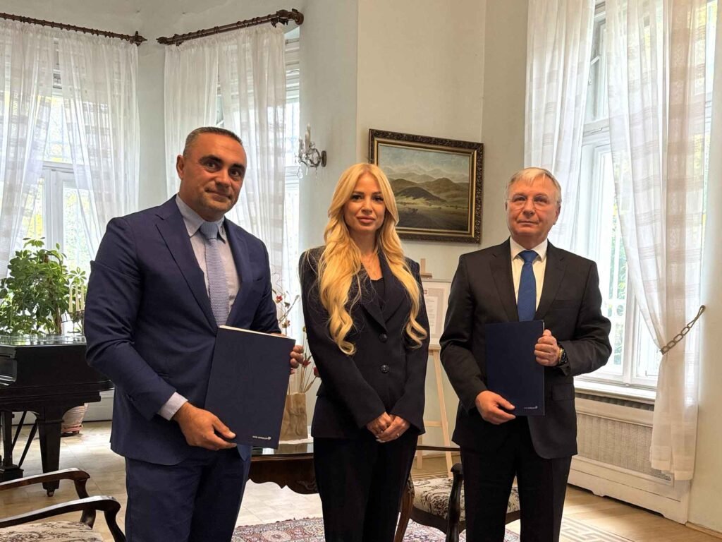 WB GROUP and Bulgarian company Optix have signed a teaming agreement covering the transfer of technology for the FONET communications platform, the TOPAZ system and the COMP@N radios.  (Photo: WB GROUP)