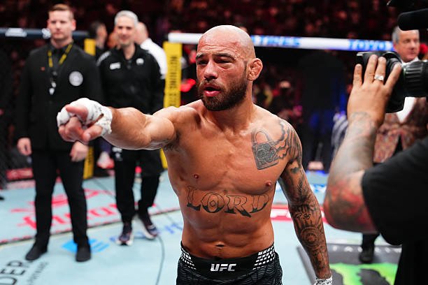 Why Did Jean Silva Take Off His Gloves After Noche UFC Victory? Why Did Jean Silva Take Off His Gloves After UFC Noche Victory?
