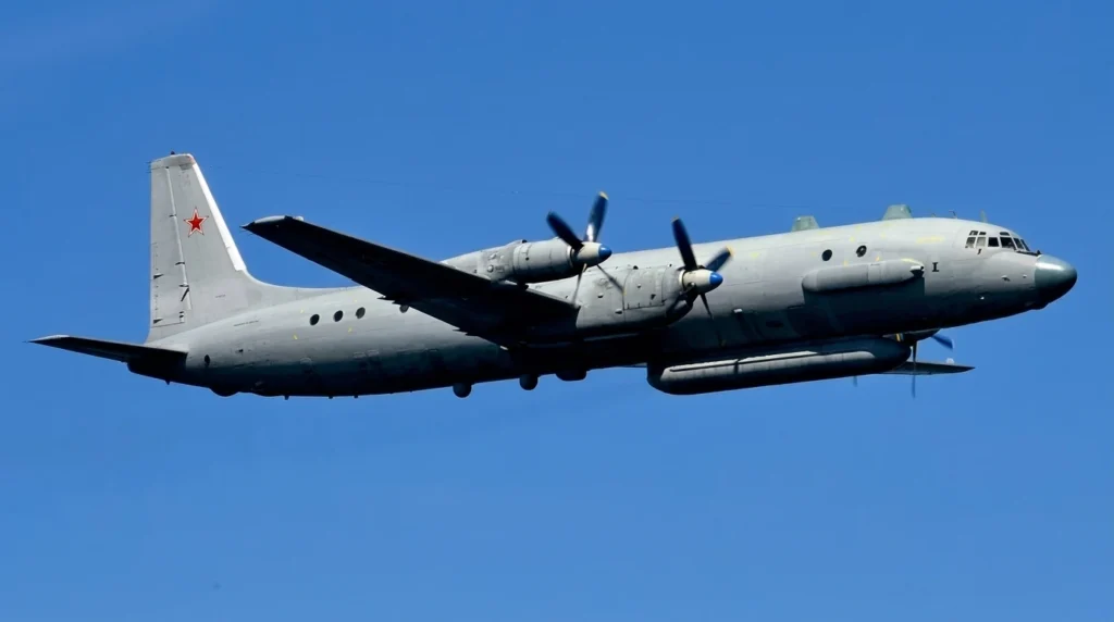 Why Is This Russian Spy Plane Still Flying? Il-20M aircraft Blueprint