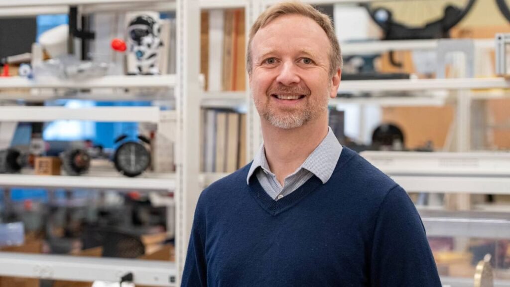 Army Awards $600K Grant to Professor to Develop High-Tech Military Materials Testing Army Awards $600K Grant to Professor to Develop High-Tech Military Materials Testing