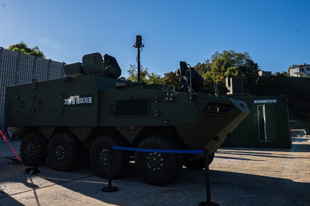 Hanwha’s Laser Weapon “Cheongwang” achieves 100% success rate in drone interception demonstration Hanwha’s Laser Weapon "Cheongwang" achieves 100% success rate in drone interception demonstration