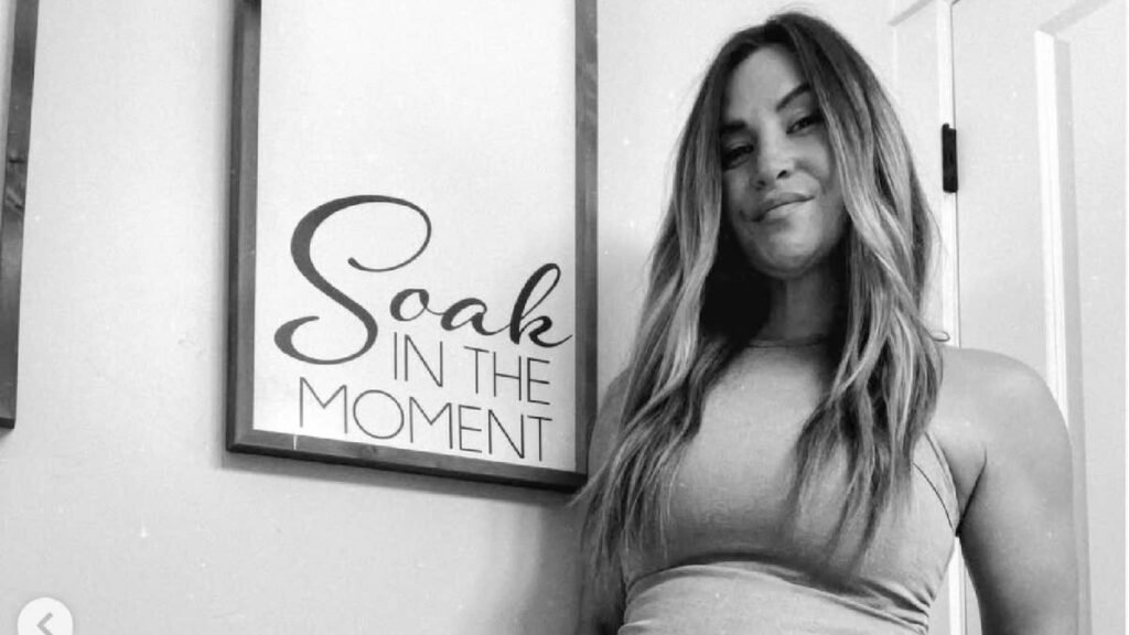 Miesha Tate shares third trimester pregnancy photo Miesha Tate shares third trimester pregnancy photo