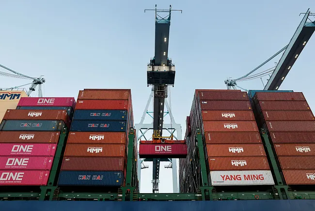 Panama Canal challenges drive shippers to Port of Los Angeles Panama Canal challenges drive shippers to Port of Los Angeles