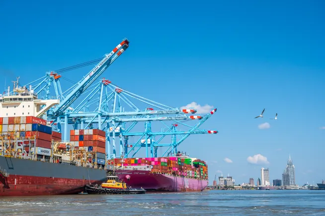 Port of Mobile shutters operations ahead of Hurricane Isaias Port of Mobile shutters operations ahead of Hurricane Isaias