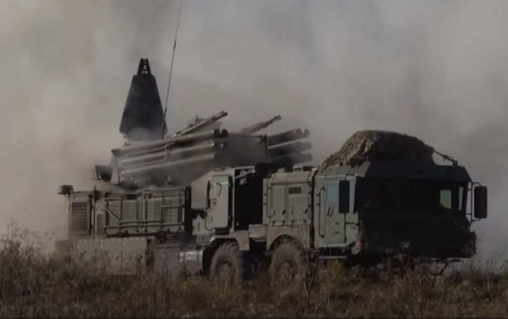 Russia shows Pantsir air defense on Belarus-built chassis