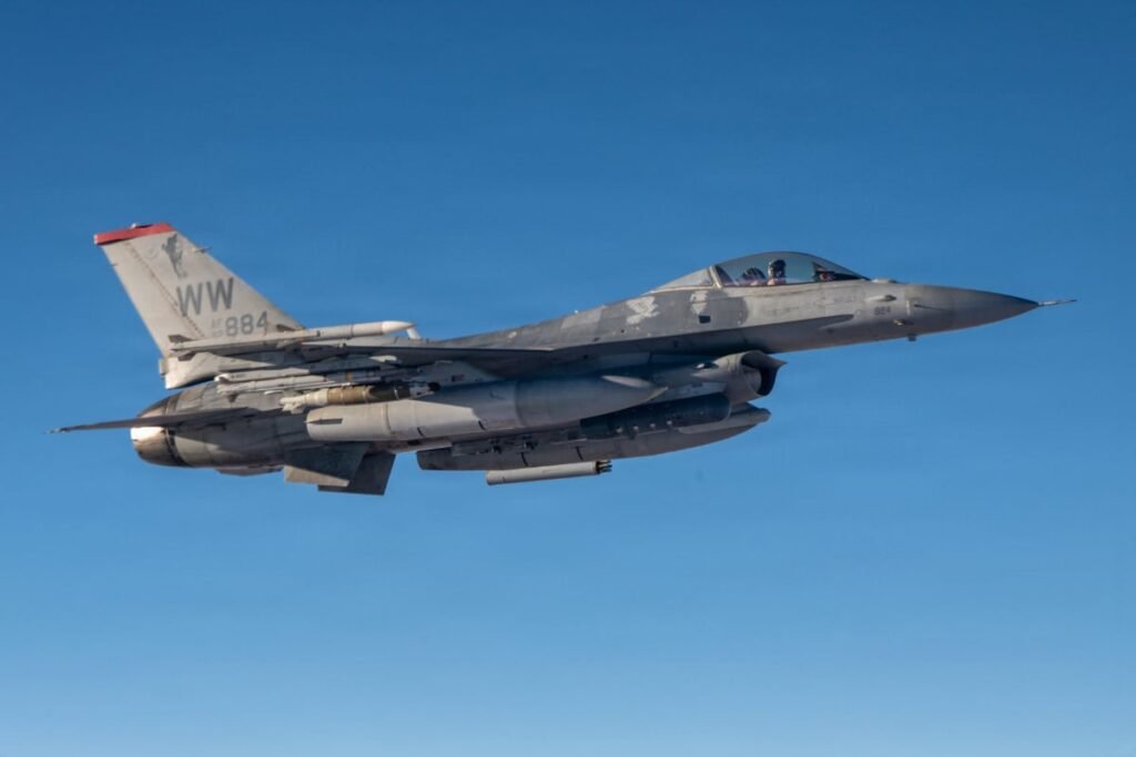 U.S. Air Force wants a new brain for its older F-16s U.S. Air Force wants a new brain for its older F-16s