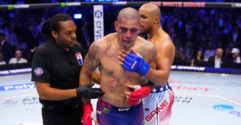 Veteran coach thinks Alex Pereira just too small for heavyweight: ‘Can he take the power?’